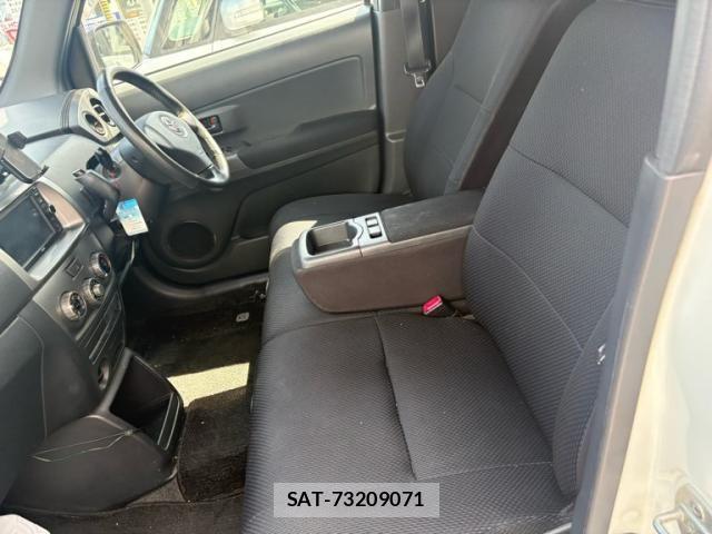Toyota BB 2006-02 8561235-13