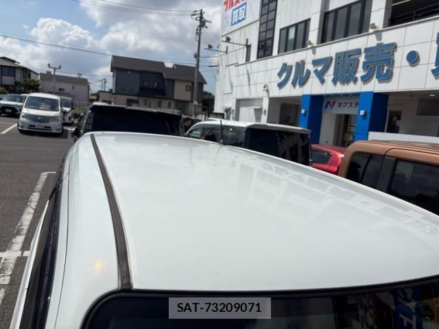 Toyota BB 2006-02 8561235-2