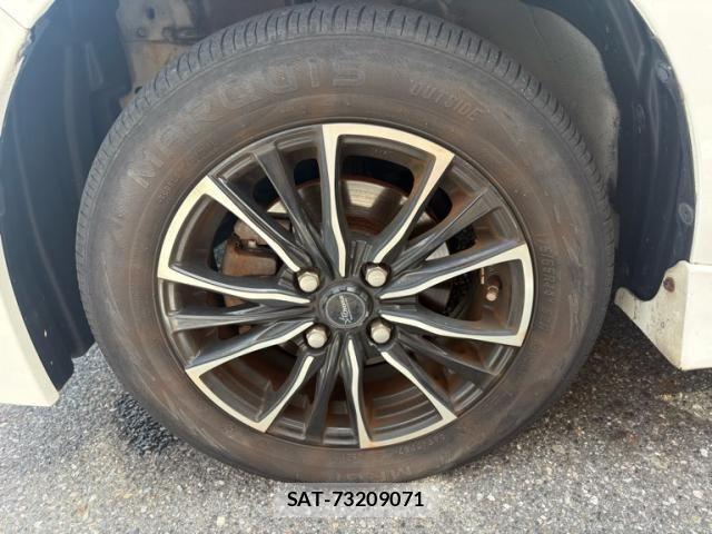 Toyota BB 2006-02 8561235-6