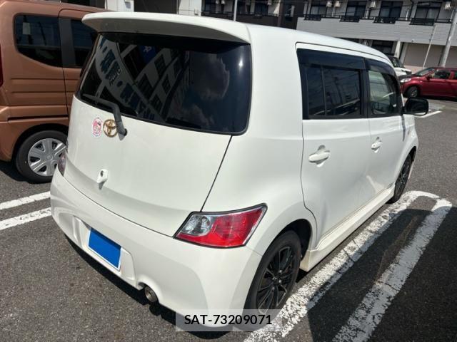 Toyota BB 2006-02 8561235-8
