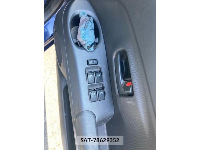 Toyota BB 2007-09 8561233-16