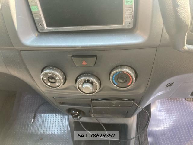 Toyota BB 2007-09 8561233-19