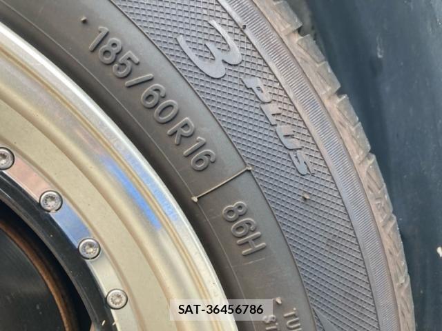 Toyota BB 2005-10 8658132-10