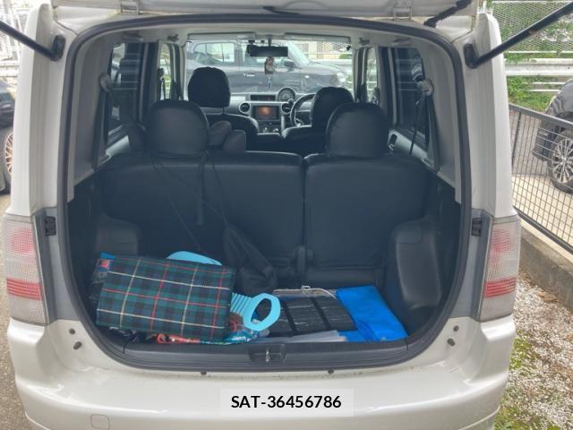 Toyota BB 2005-10 8658132-13