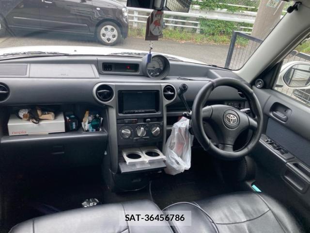 Toyota BB 2005-10 8658132-17