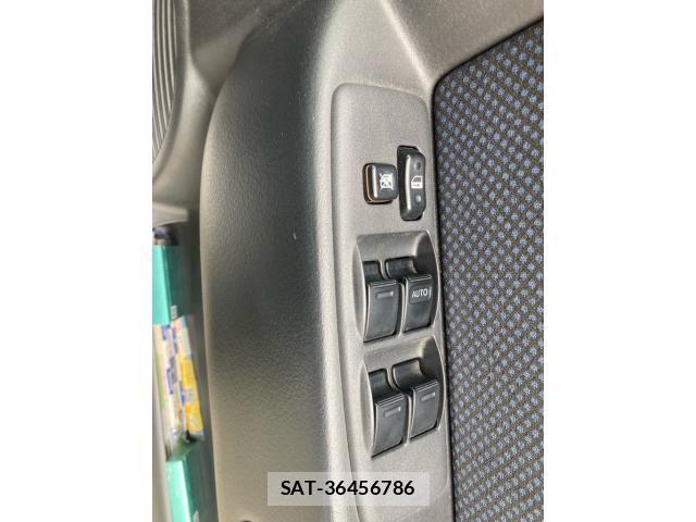 Toyota BB 2005-10 8658132-20
