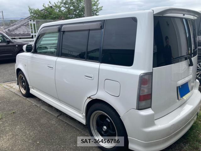 Toyota BB 2005-10 8658132-5