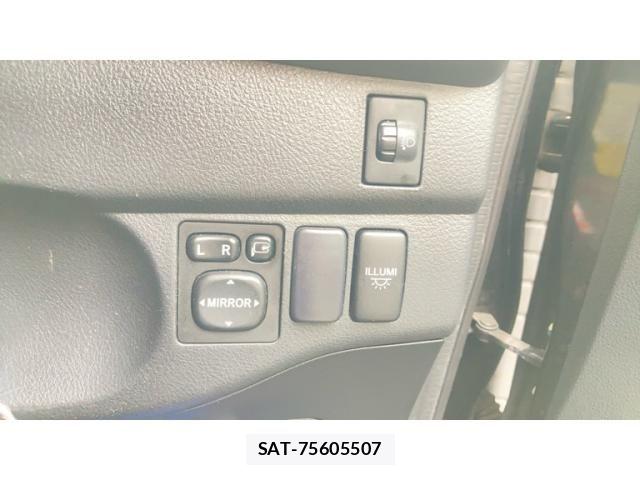 Toyota BB 2008-02 8795334-12