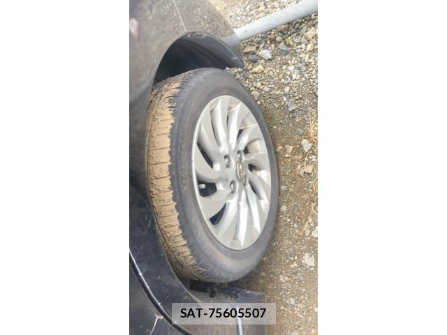 Toyota BB 2008-02 8795334-17