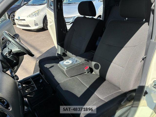 Toyota BB 2012-01 8795333-10