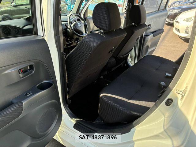 Toyota BB 2012-01 8795333-12