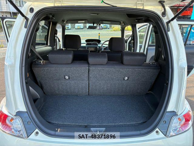 Toyota BB 2012-01 8795333-13