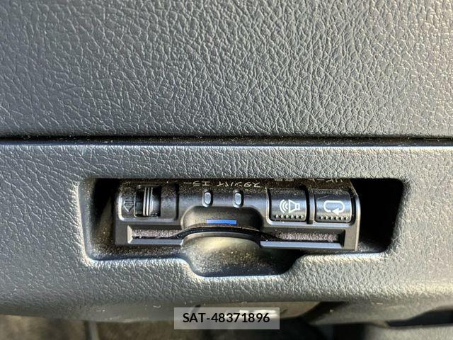 Toyota BB 2012-01 8795333-17