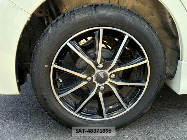 Toyota BB 2012-01 8795333-25