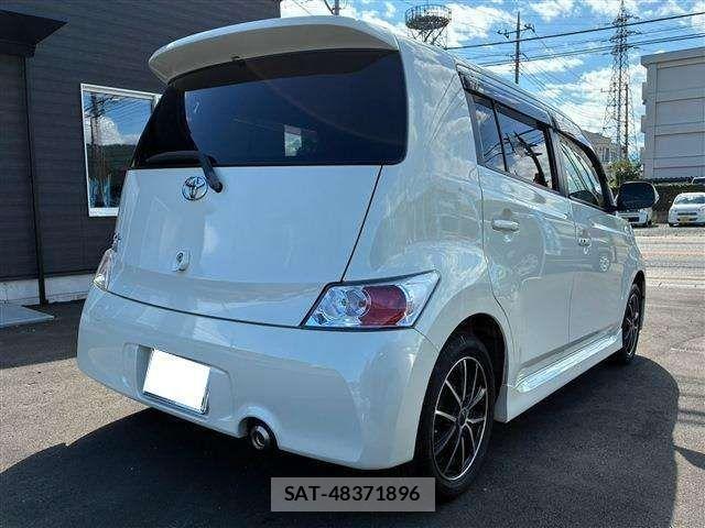 Toyota BB 2012-01 8795333-4