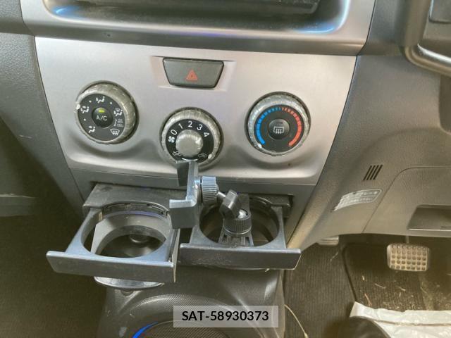 Toyota BB 2008-02 8848315-21