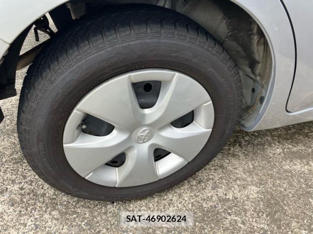 Toyota BB 2010-06 8870480-8