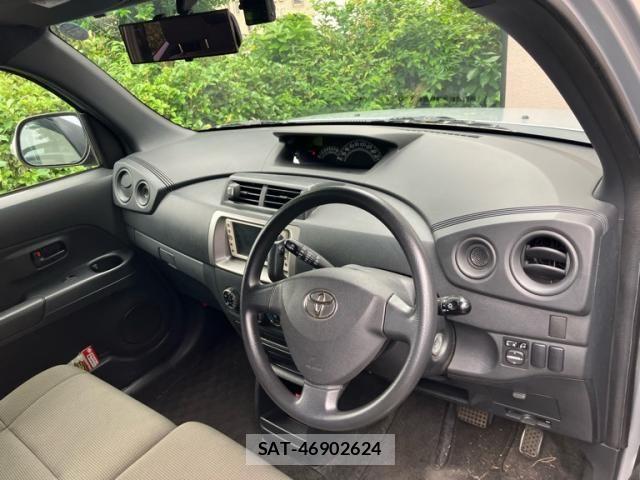 Toyota BB 2010-06 8870480-14