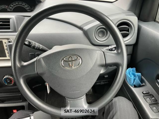 Toyota BB 2010-06 8870480-15
