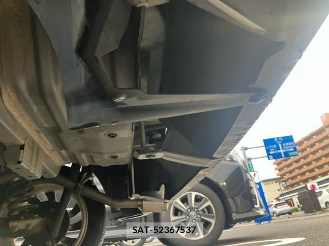 Toyota BB 2007-11 8878799-12