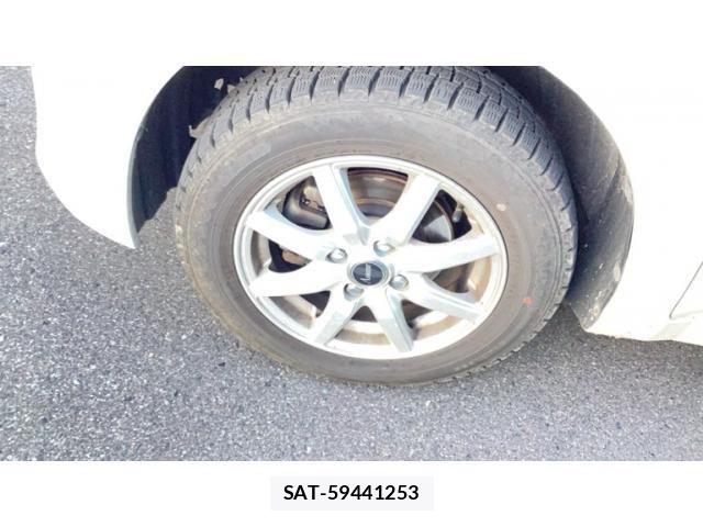 Toyota BB 2011-07 6902440-3
