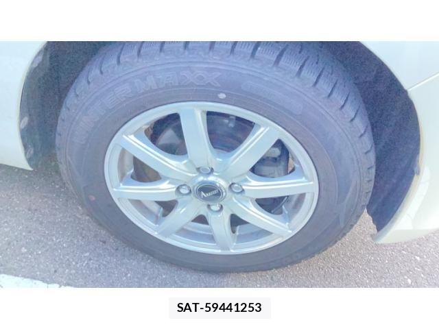 Toyota BB 2011-07 6902440-6