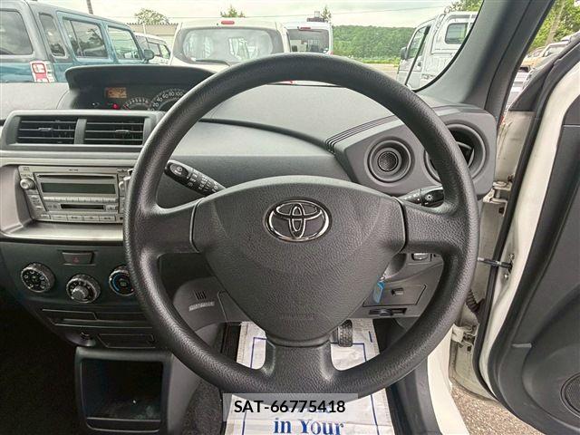 Toyota BB 2010-07 7508172-15