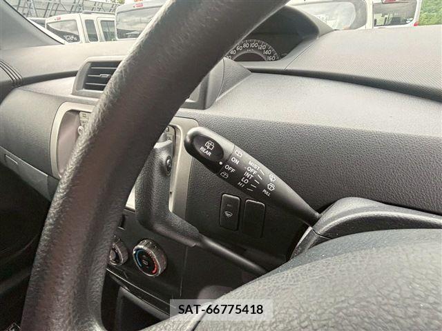 Toyota BB 2010-07 7508172-16