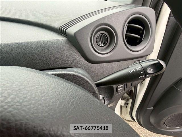 Toyota BB 2010-07 7508172-17