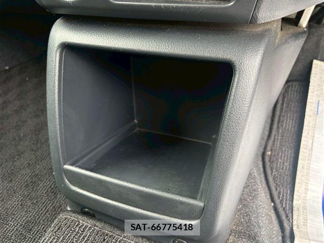 Toyota BB 2010-07 7508172-23