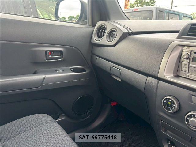 Toyota BB 2010-07 7508172-27