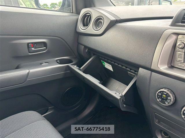 Toyota BB 2010-07 7508172-28
