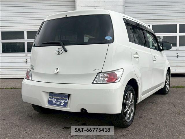 Toyota BB 2010-07 7508172-4