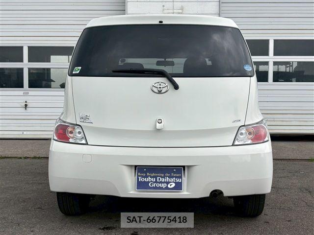 Toyota BB 2010-07 7508172-5