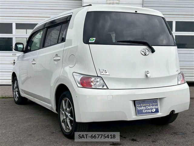 Toyota BB 2010-07 7508172-6