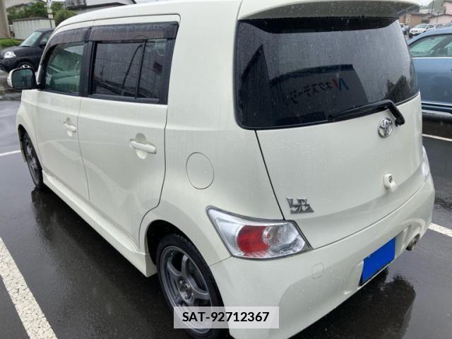 Toyota BB 2009-12 7721157-5