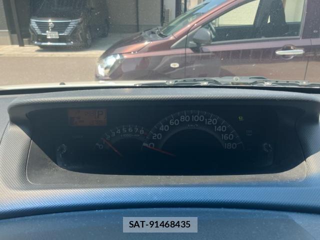 Toyota BB 2013-01 8129118-15