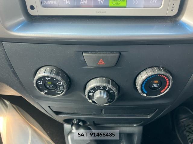 Toyota BB 2013-01 8129118-16
