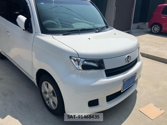 Toyota BB 2013-01 8129118-1