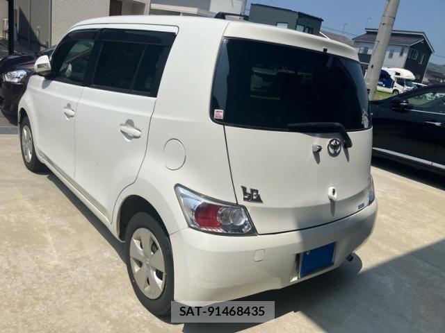 Toyota BB 2013-01 8129118-2