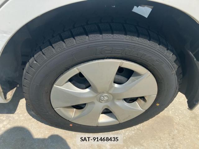 Toyota BB 2013-01 8129118-5