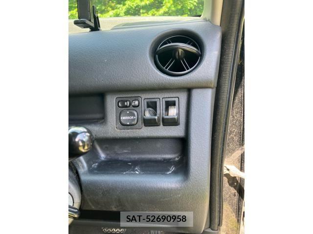 Toyota BB 2003-12 8353951-18