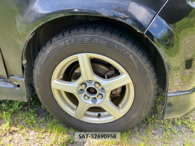 Toyota BB 2003-12 8353951-8