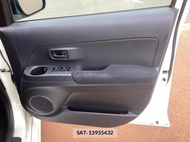 Toyota BB 2009-02 8658134-14