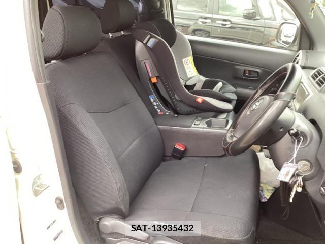 Toyota BB 2009-02 8658134-17