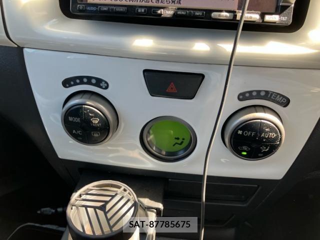 Toyota BB 2006-05 8848317-14