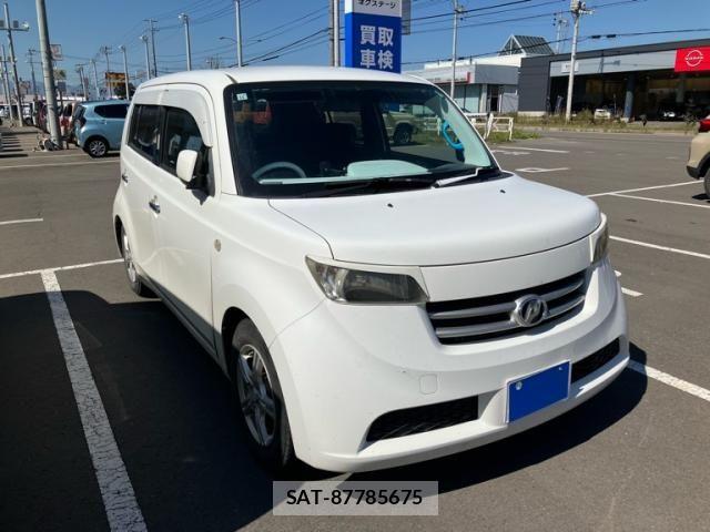 Toyota BB 2006-05 8848317-1