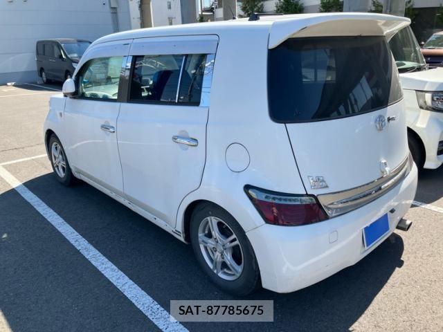 Toyota BB 2006-05 8848317-4