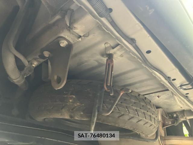 Toyota BB 2001-08 8827957-8