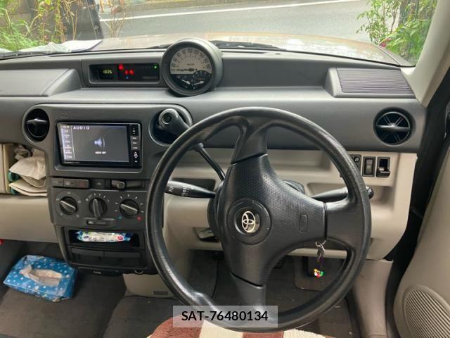 Toyota BB 2001-08 8827957-15
